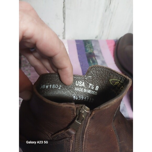 J.B. Dillon Womens 7.5 B Brown Leather Ankle heeled Boots Zipper - Picture 4 of 9